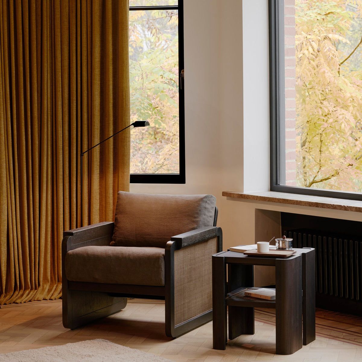 Panel lounge chair