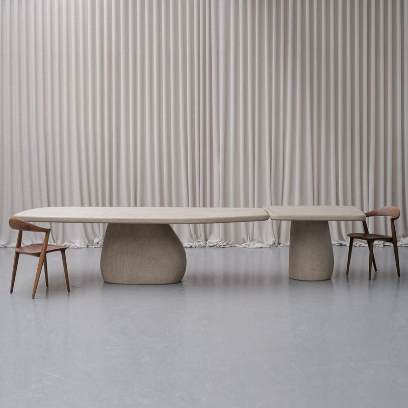 Pigalle 4 table