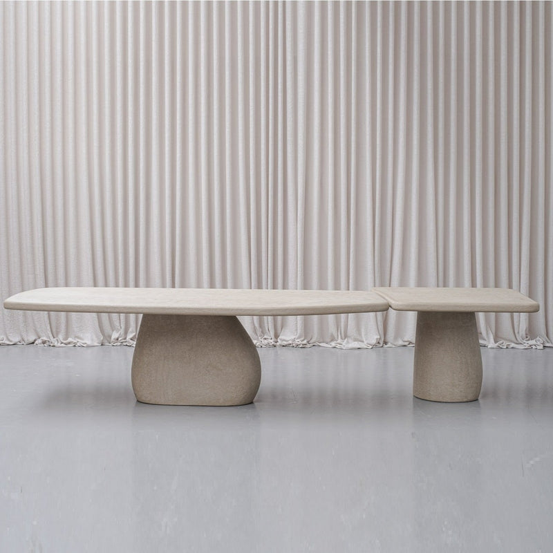 Pigalle table